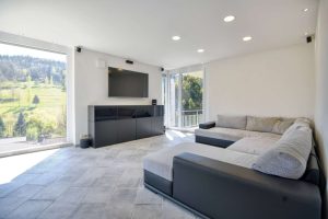 Wohnzimmer_mit_Ausblick_2Terrassen